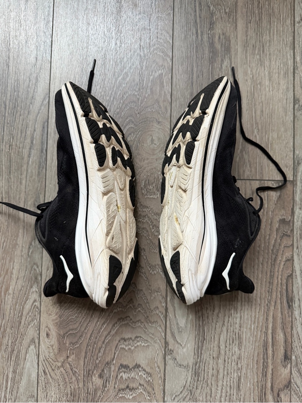 Hoka Black Clifton 10 - Picture 3 of 6